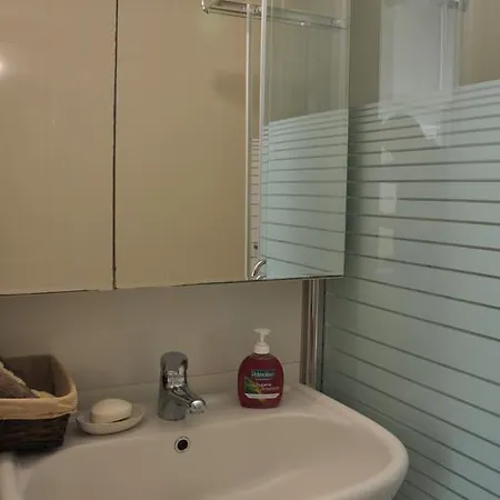 Apartment Cosy With Garden / Individual *